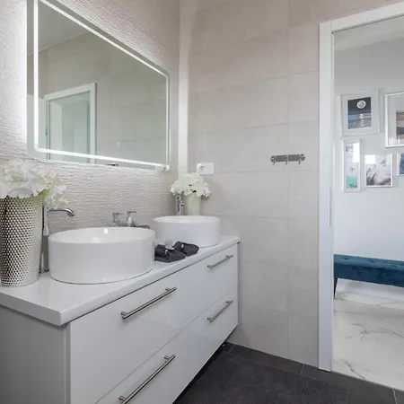 Vakantiehuis Luxury Dioniz