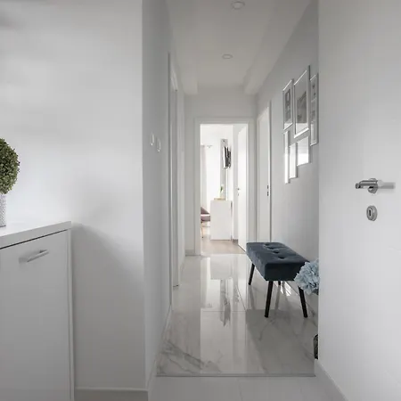 Vakantiehuis Luxury Dioniz *