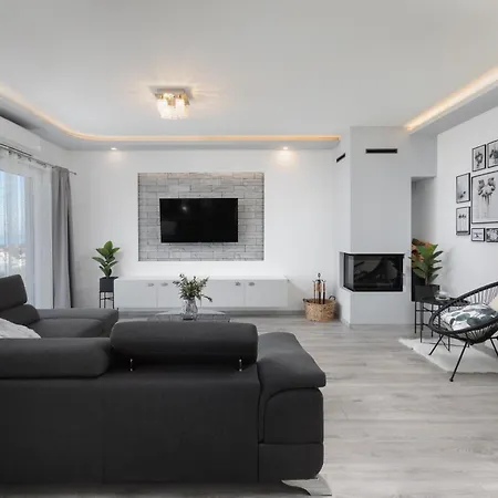 Vakantiehuis Luxury Dioniz Podgora